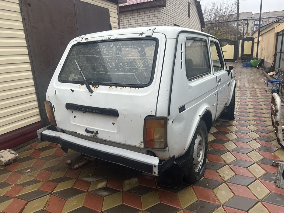 Продам ниву на запчати документы имеются