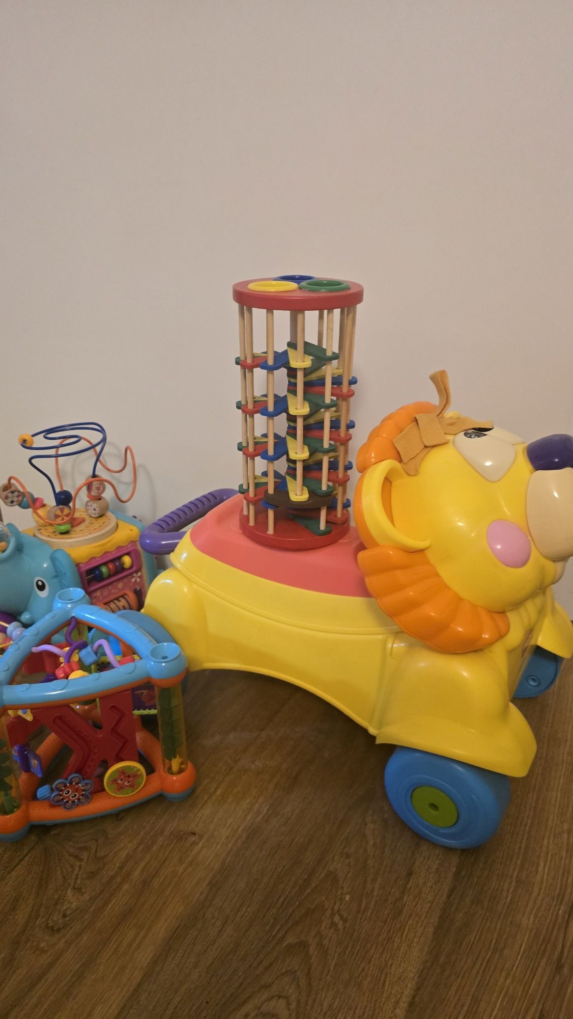 Fisher price лъвче за бутане с крачета със светещ нос и музикално с мн