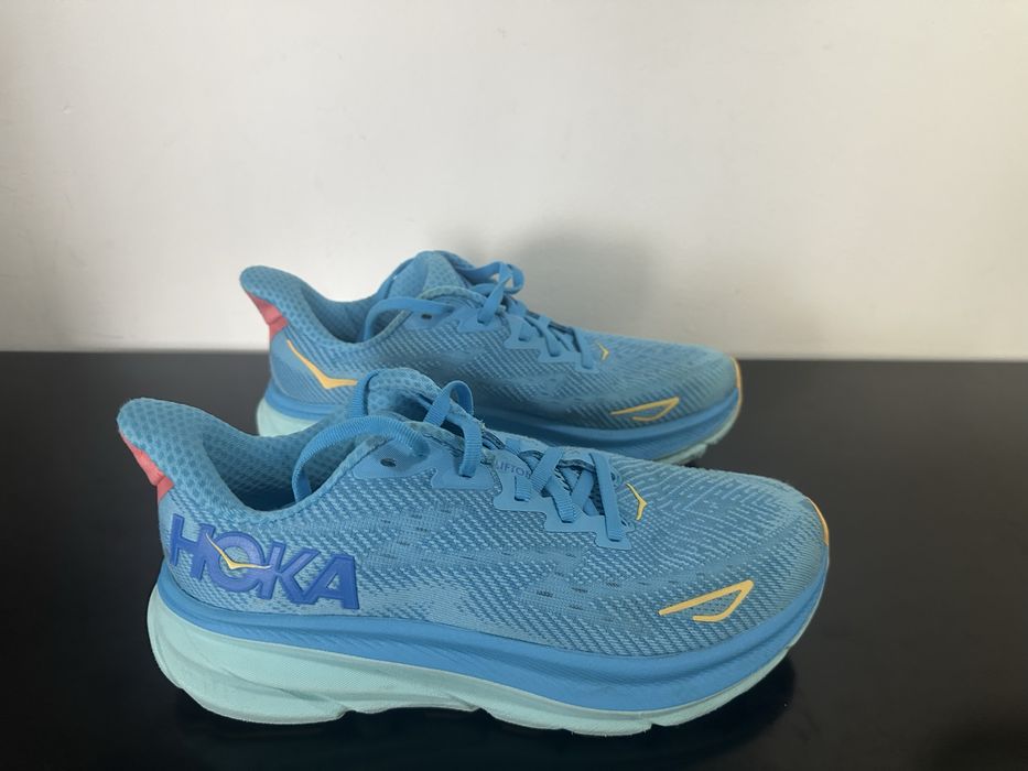 Hoka Clifton 9.
