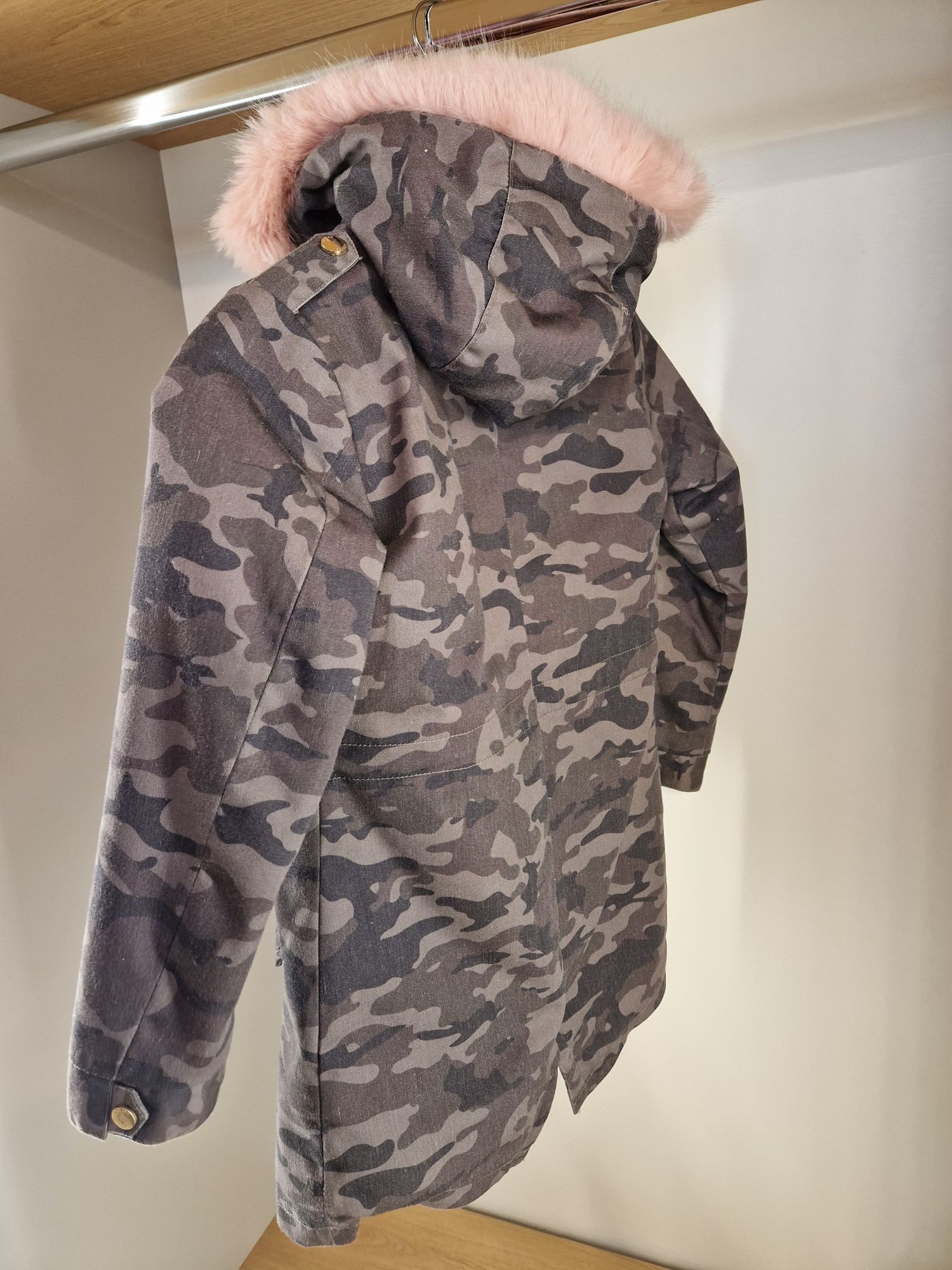 Камуфлажна оригинална парка Guess 8г.