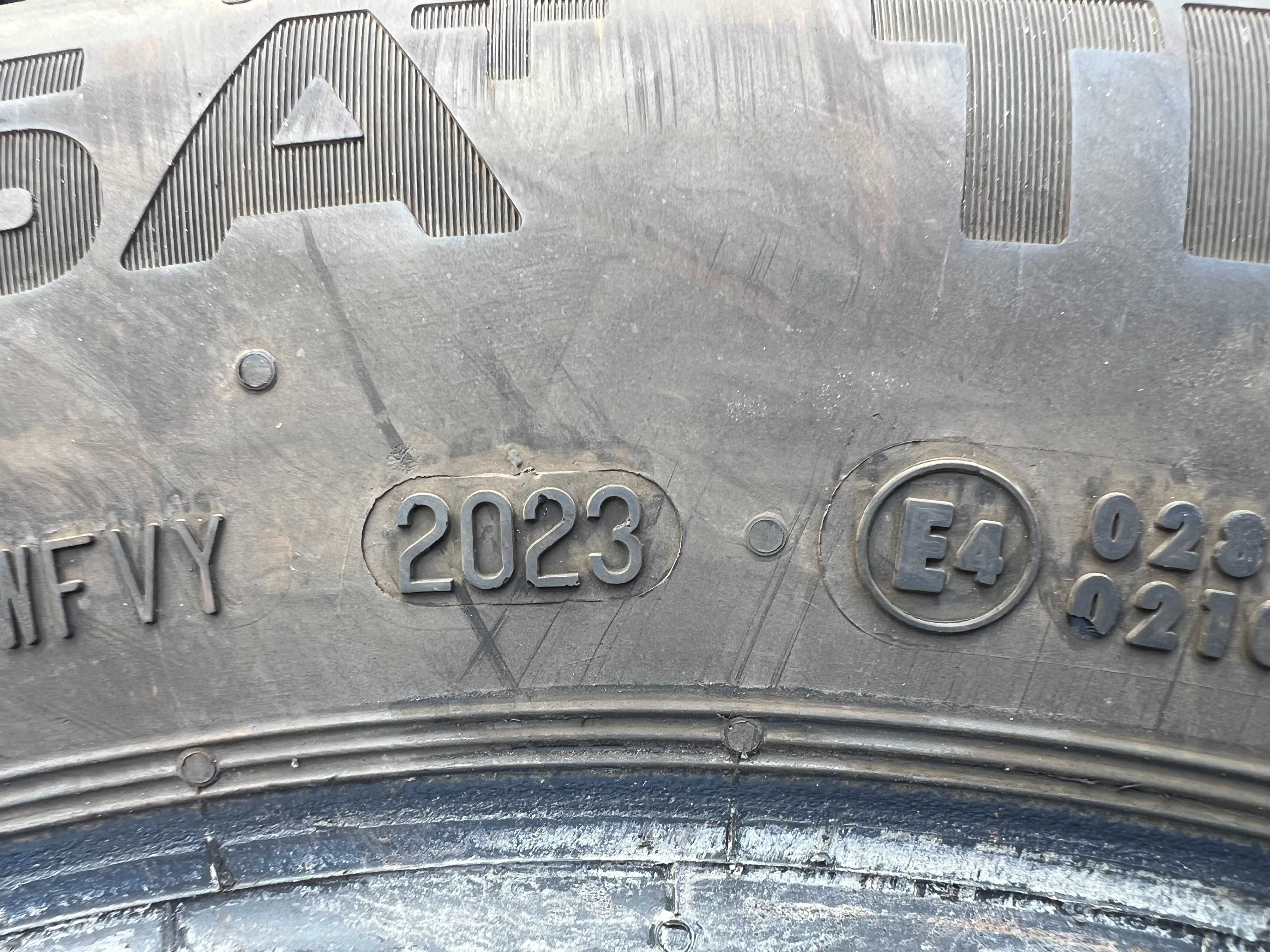 Продавам 4бр. зимни гуми 195/65/15 91H DOT2023 с грайфер 8.57мм.!!