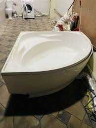 Продается б/у ванны, унитазы, двери