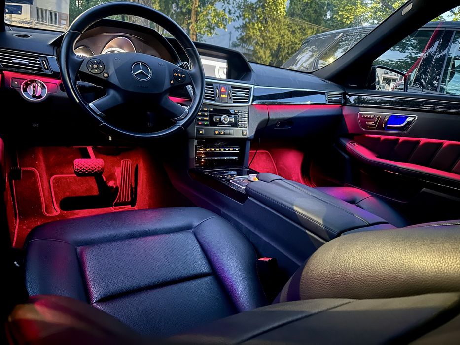 Mercedes амбиентно осветление, Светещи въздуховоди и 3D Говорители