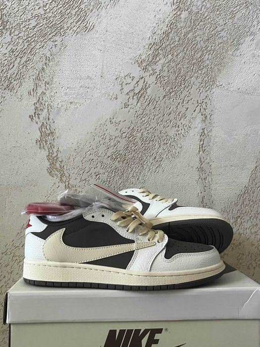 Jordan 1 Retro Low OG SP Fragment x Travis Scott