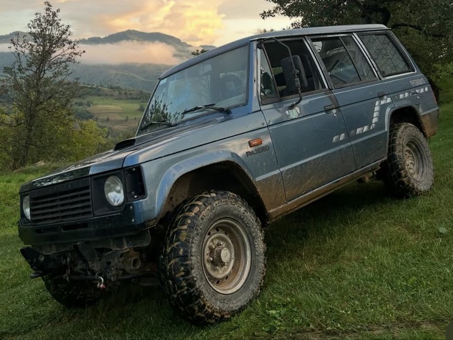 Pajero MK1 1989 2.5
