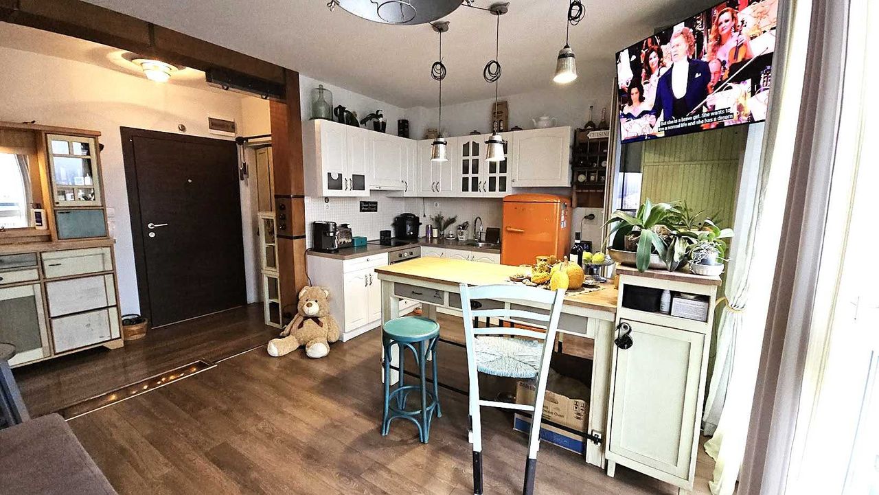Продава се Двустаен апартамент в Пловдив, Въстанически - 53 кв.м за 2038 €/кв.м - Снимка #1