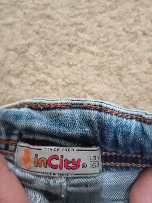 Джинсы подростков