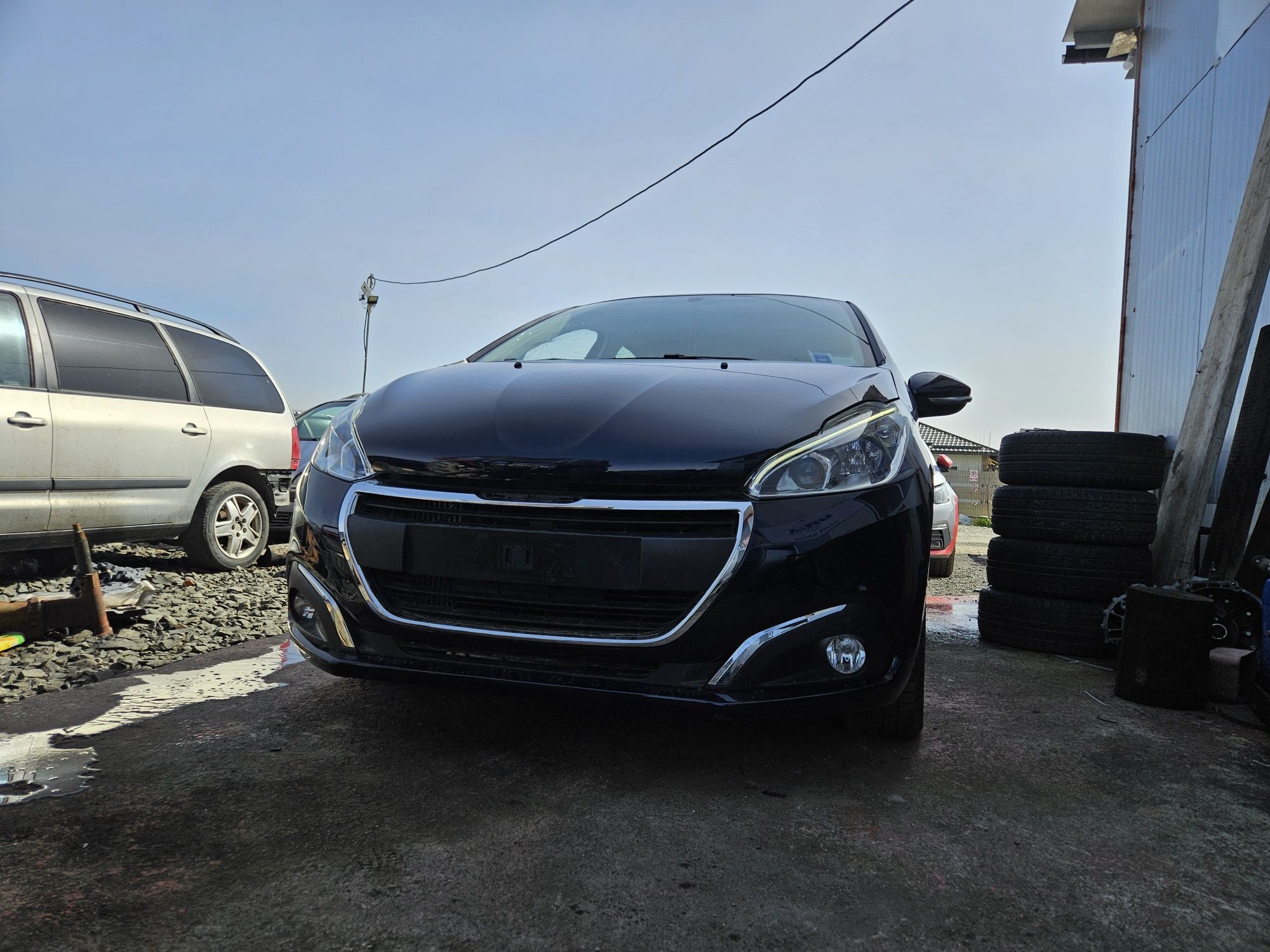 Peugeot 208, an. 10.2015, 1,6 bluehdi