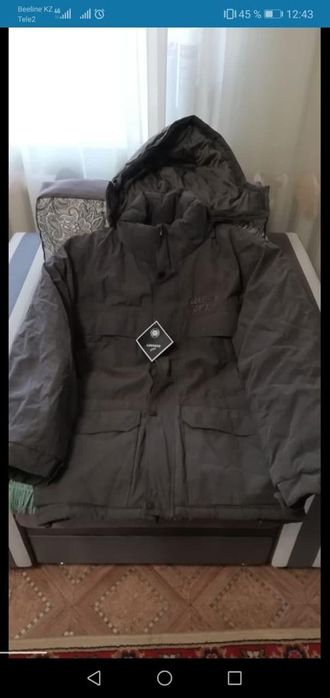 Продам мужская куртка новая