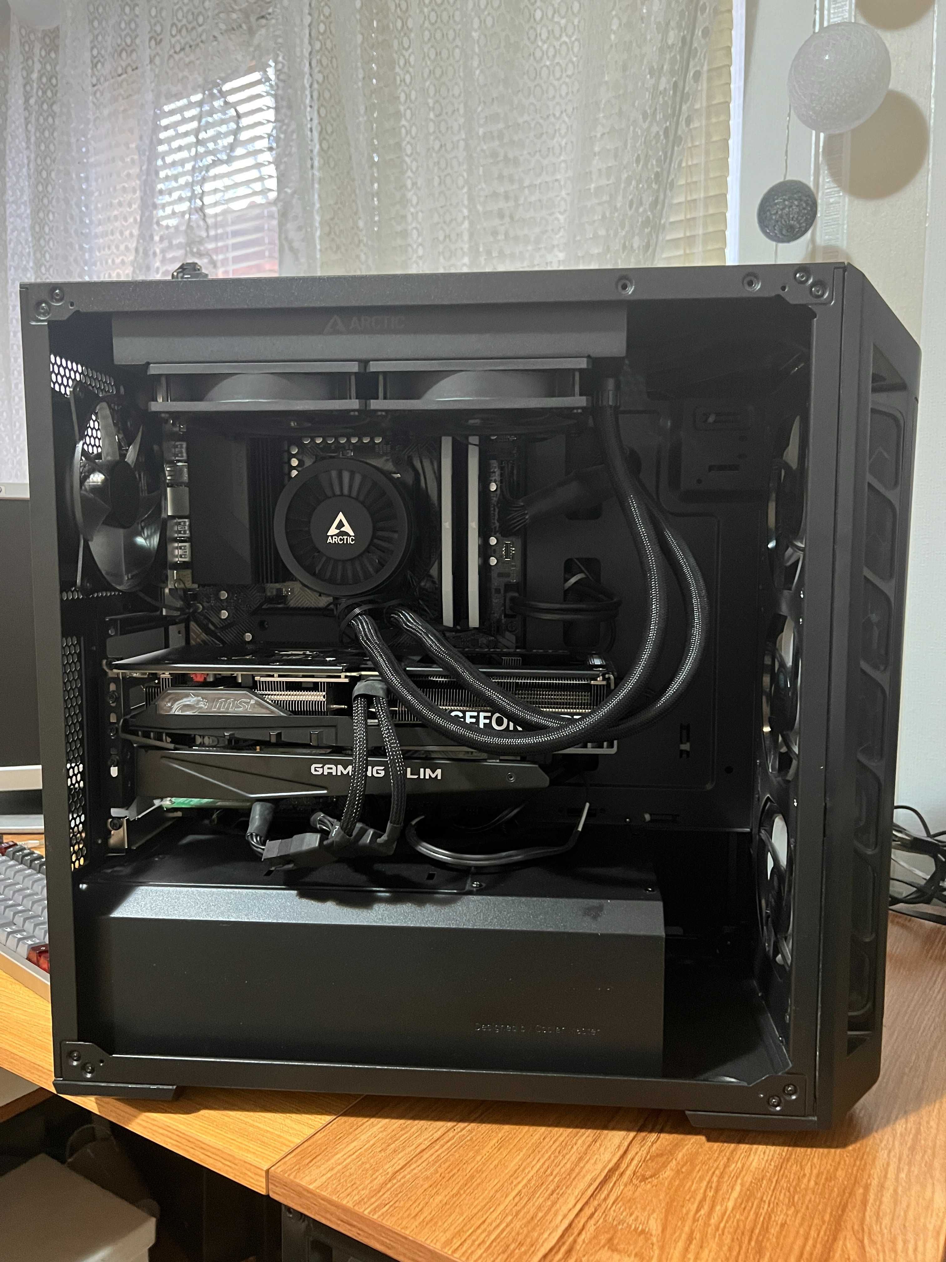 Геймърски компютър AMD Ryzen 7 7800X3D. RTX 4070 Ti, 32GB RAM