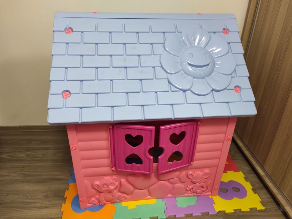 Căsuța de joaca pentru copii