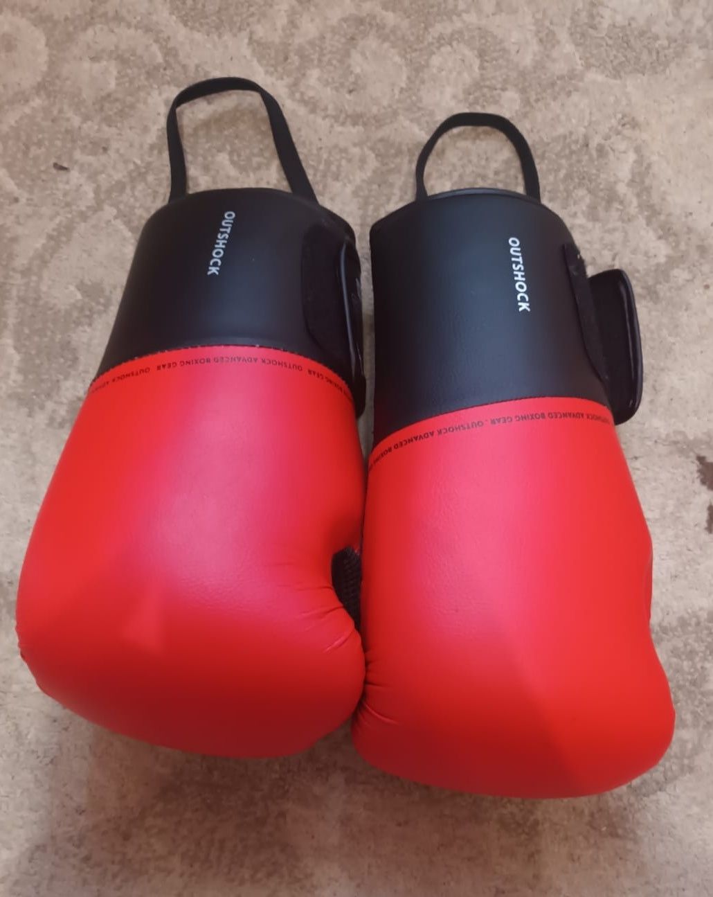 Vând mănuși de box