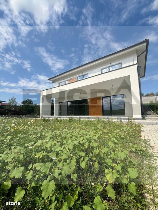 Casa individuala, 4 camere, vedere spre lac, Chinteni