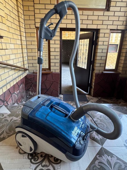 Продам пылесос очень хорошая фирма