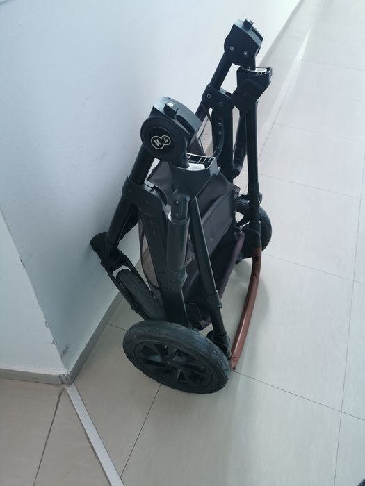 Продавам детска количка Kinderkraft Prime 3v1