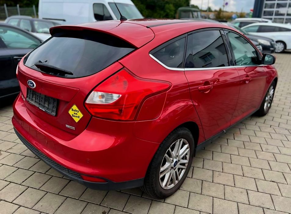 Ford focus benzina 1000 c.c  125 c.p