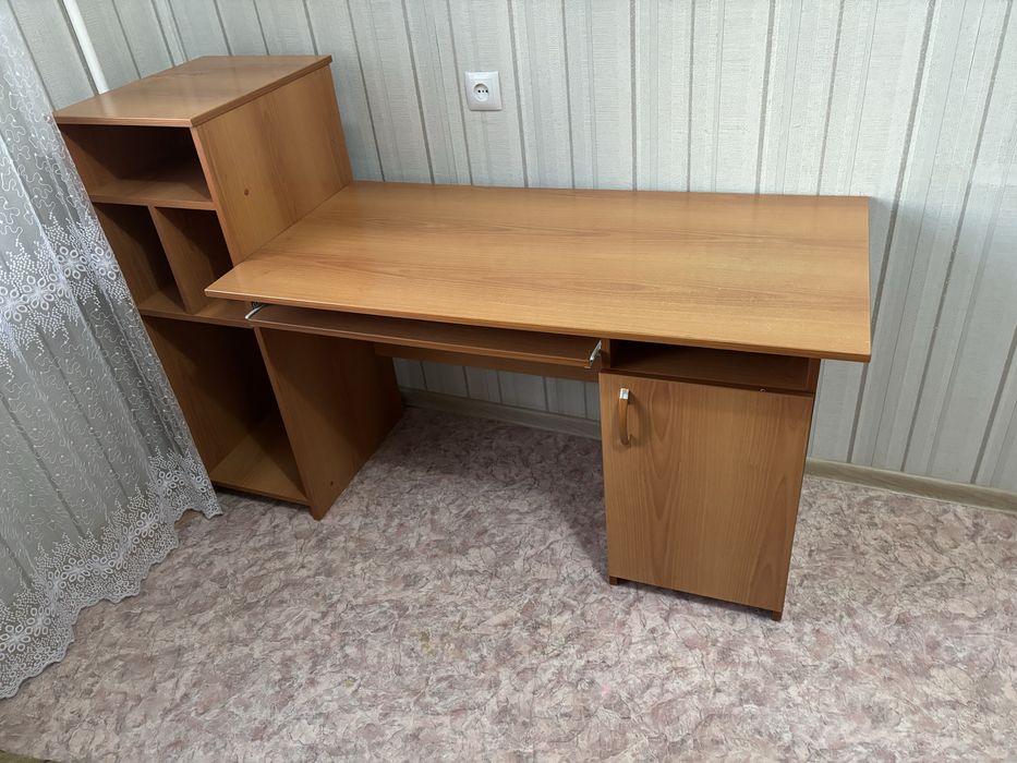 Продам стол в идеальном состояний. Новый