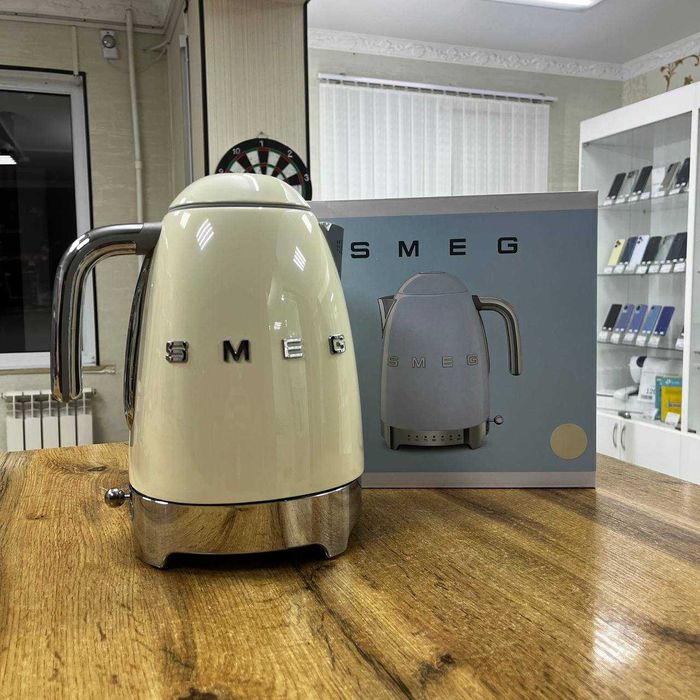 А21 SMEG Электрочайник бежевый sk152867