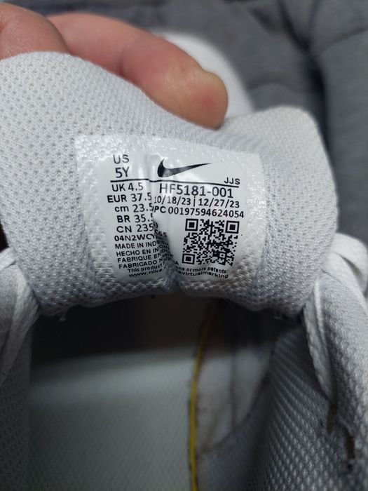 Маратонки Nike-37,5 номер
