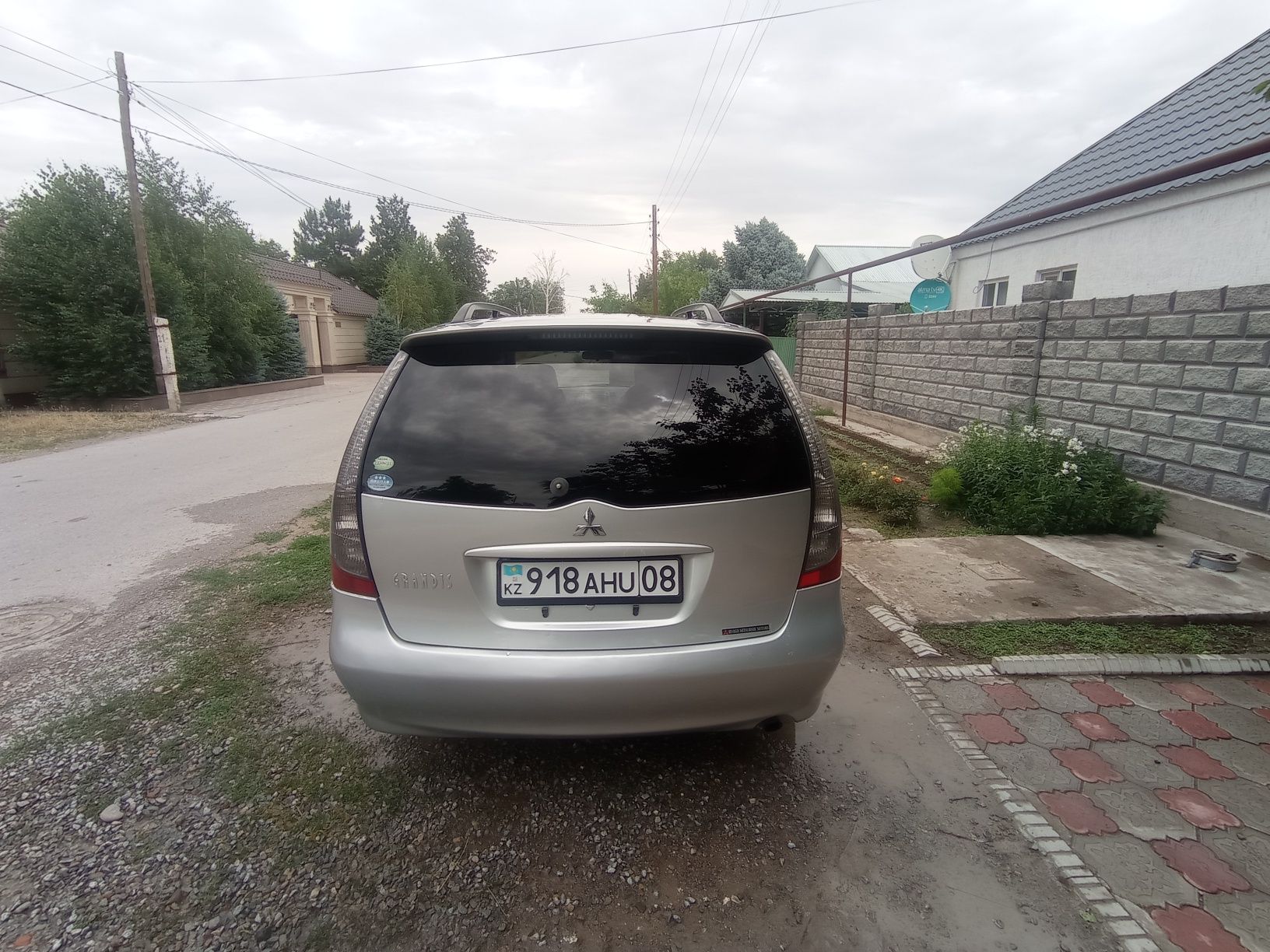 Mitsubishi Grandis