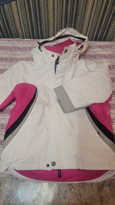 Куртка детская, новая, внутри флис