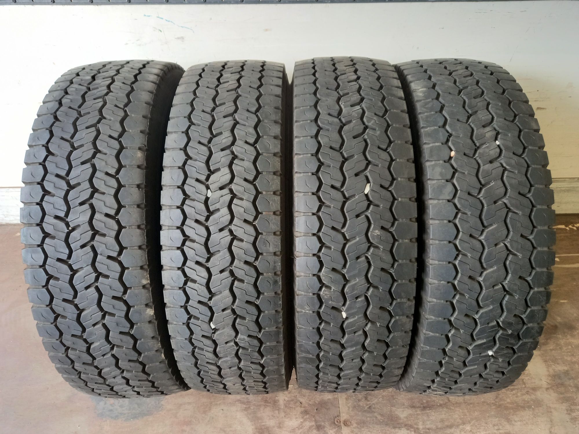 4 броя 215 75 17.5 michelin