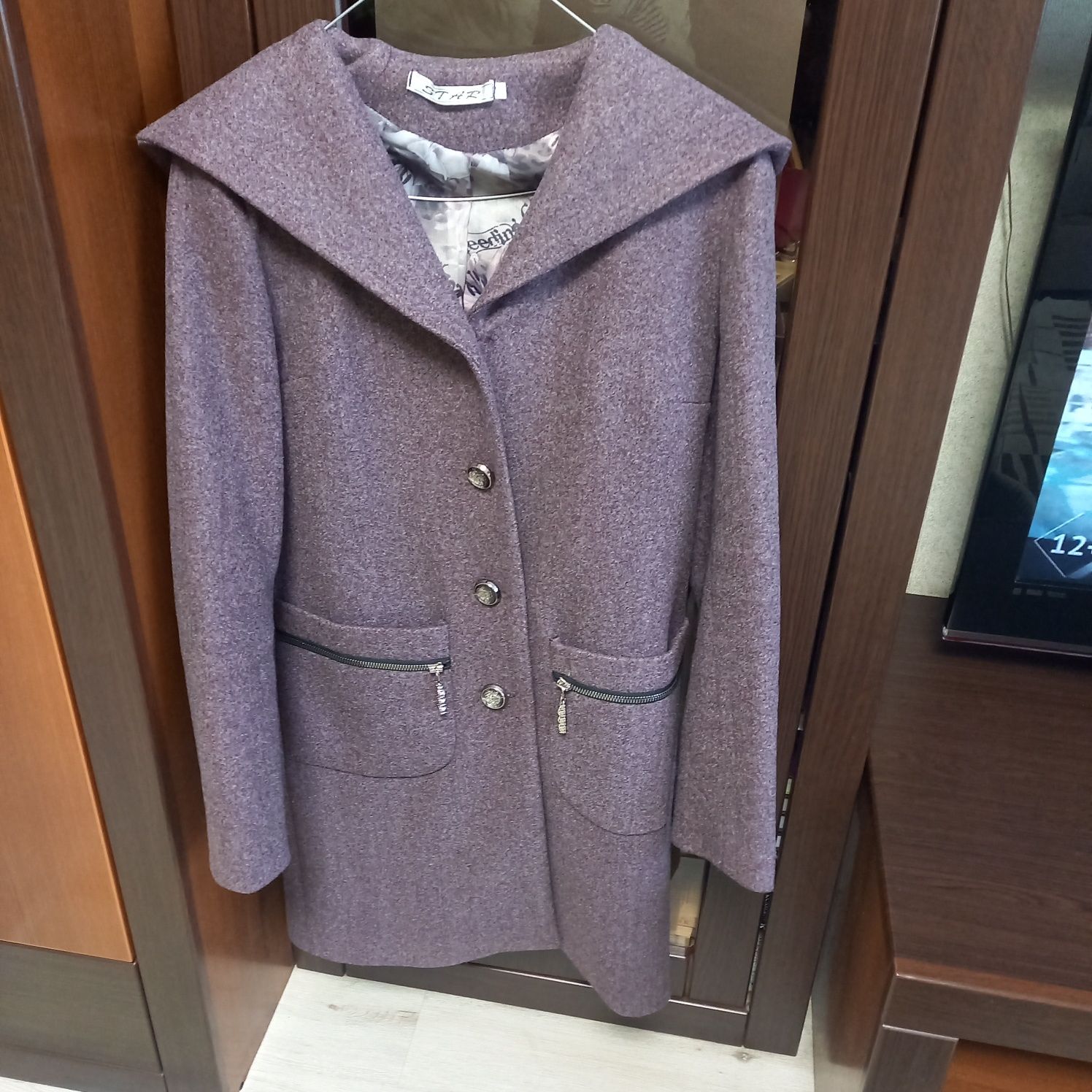 Пальто женское размер 42