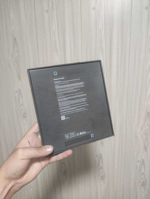 GALAXY Z FOLD 7 12/256 JET BLACK 1800$ 1-2 SIM IMEI очилган.