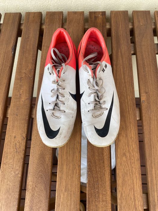 Футболни бутонки и стоножки Nike Аdidas