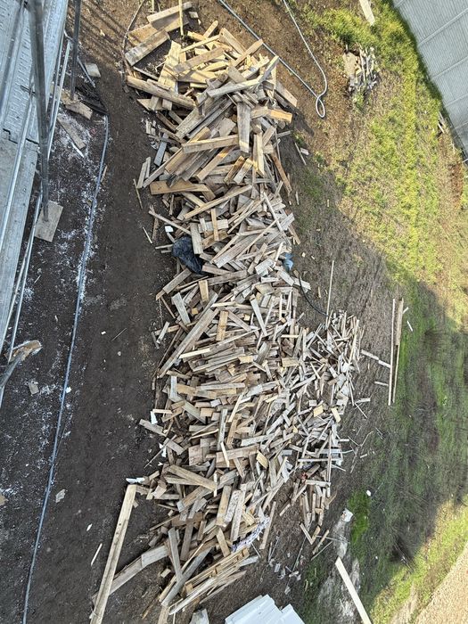 Lemne foc aproximativ 8 metri steri