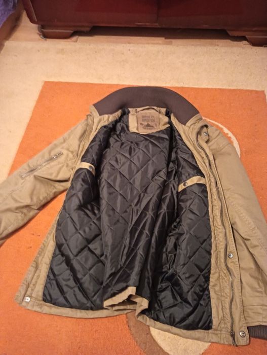 Vând Geaca groasa de toamna