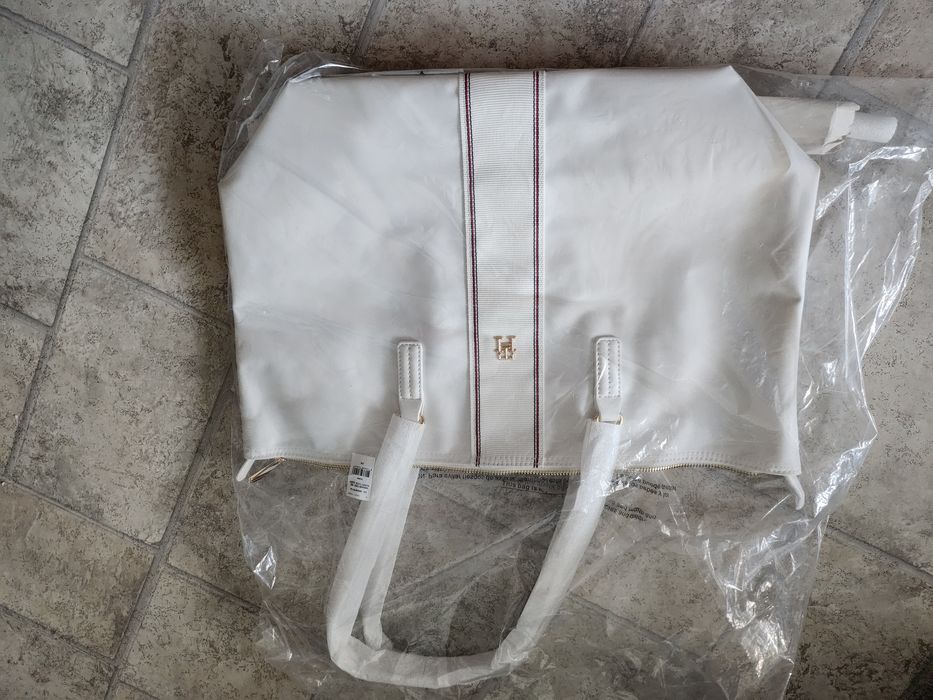 Vand  geanta Tomy h.ruxac  zara si.adidas.