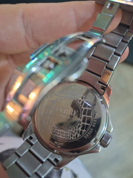 Ofer spre vânzare ceas ferre milano