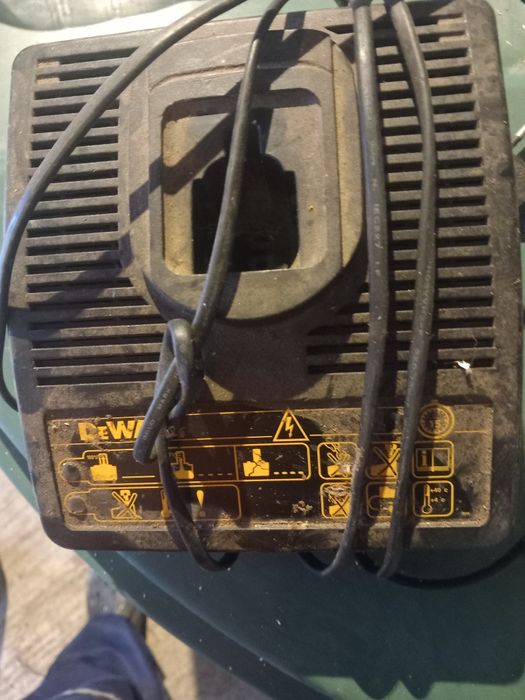 Încărcătoare dewalt
