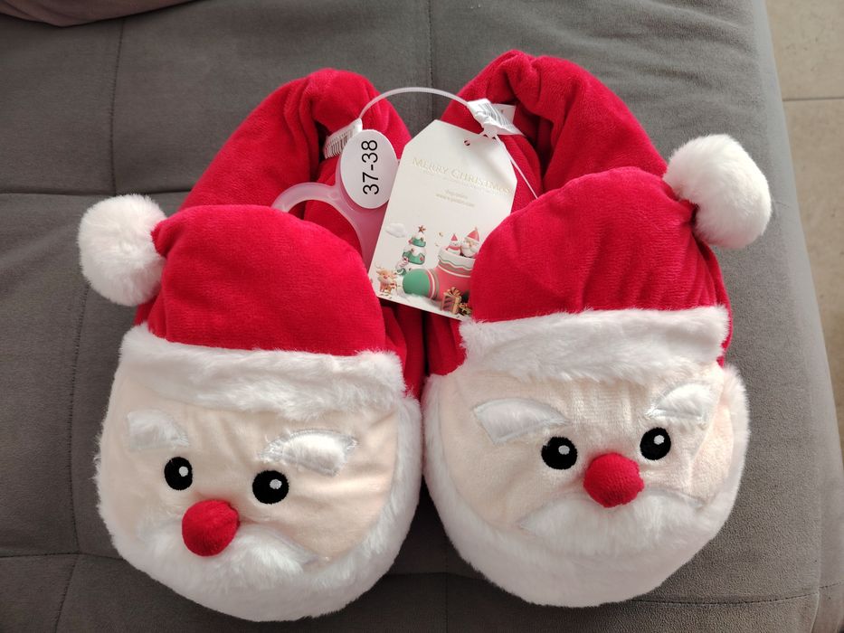 Комплект пантофи и Коледен плетен пуловер