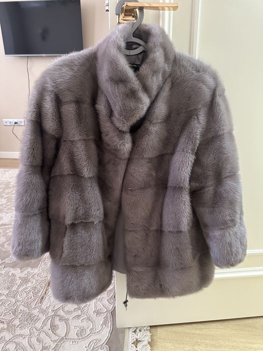 Продам шубу из натуральной норки . цена 300