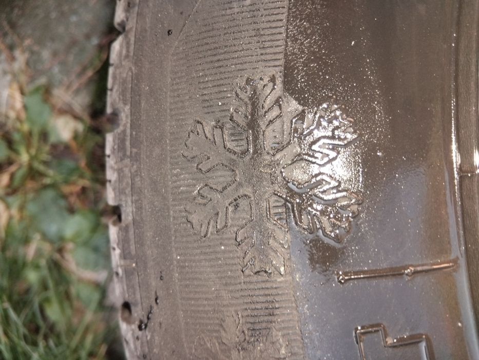 Jante aliaj Suzuki Swift, cu anvelope iarna 165/70/r14