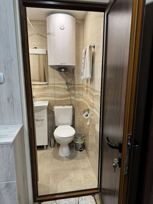 Собственик продава двустаен панелен апартамент след основен ремонт