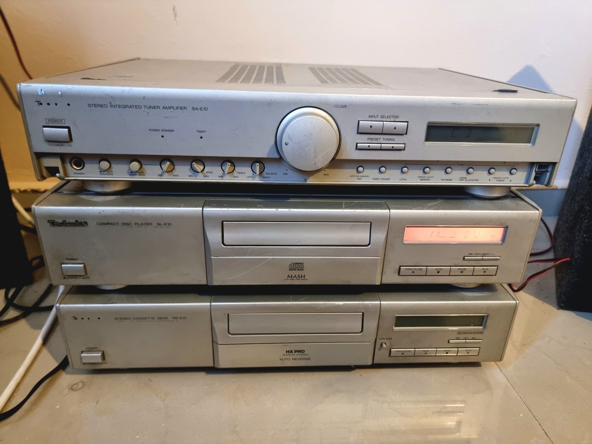 Hi-Fi усилвател Technics SA-E10 + CD плеър и дек