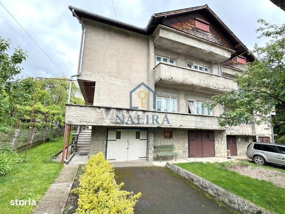 Apartament tip casa de vanzare  P+2  cu garaj -  Sasar
