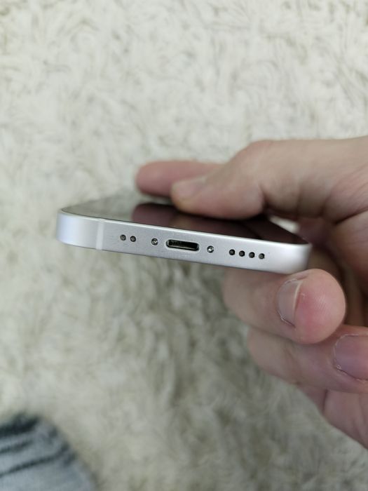 iPhone 12 мини много запазен!