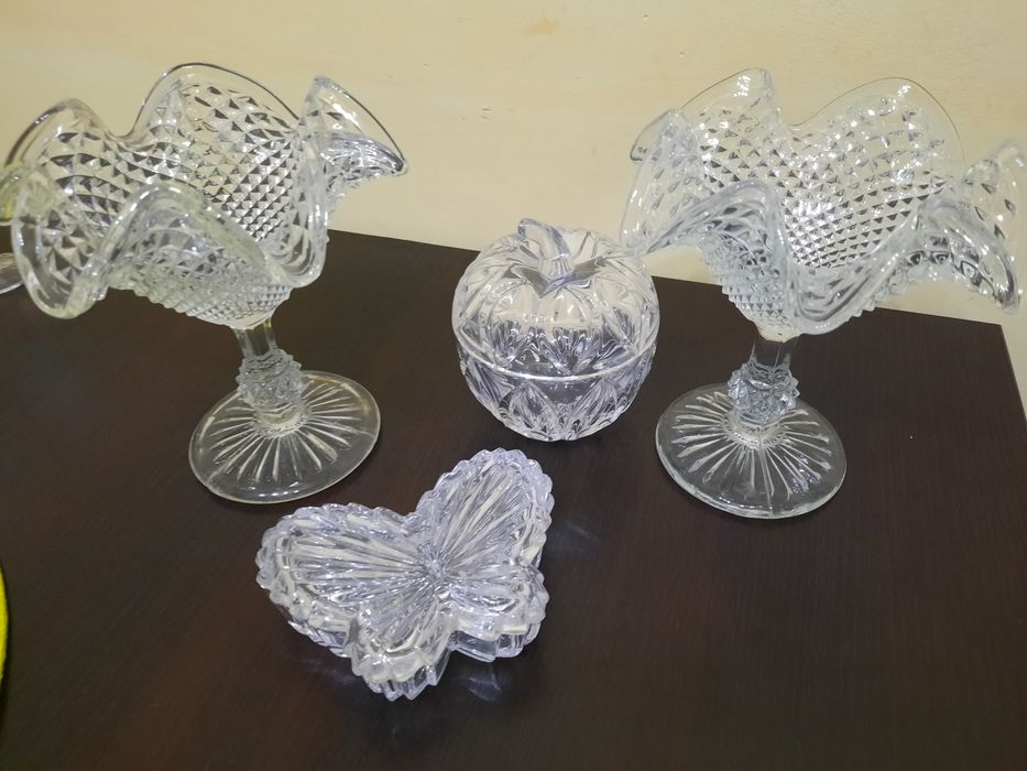 Cristal; vaze mici/mari, bomboniere, scrumiera, lebada, cosulete