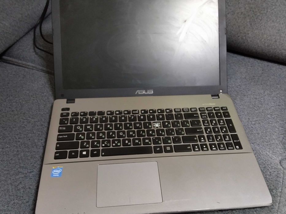 Noutbook Asus Intel