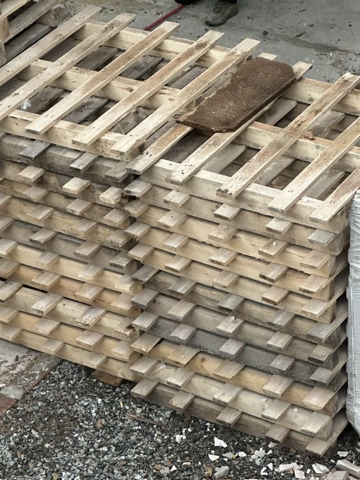 Продам поддоны не евро, сотояние как новые  120/100