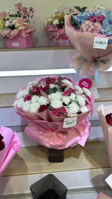 Продам сегодняшние красивые букеты