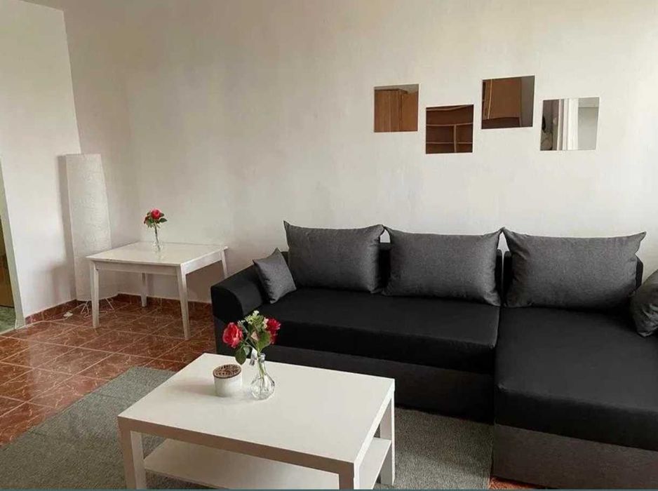 Garsoniera spațioasă de închiriat