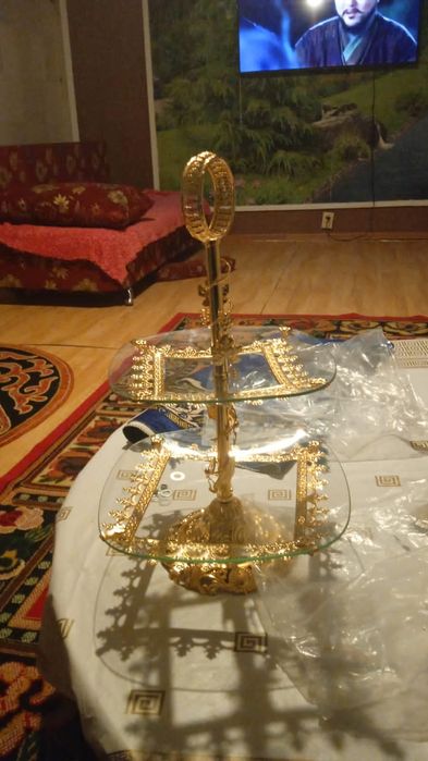Түскиіз, алаша, басқұр жаңа ұсталмаған қолдан тігілген.