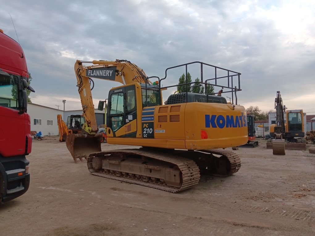 Vând excavator komatsu PC 210 LC