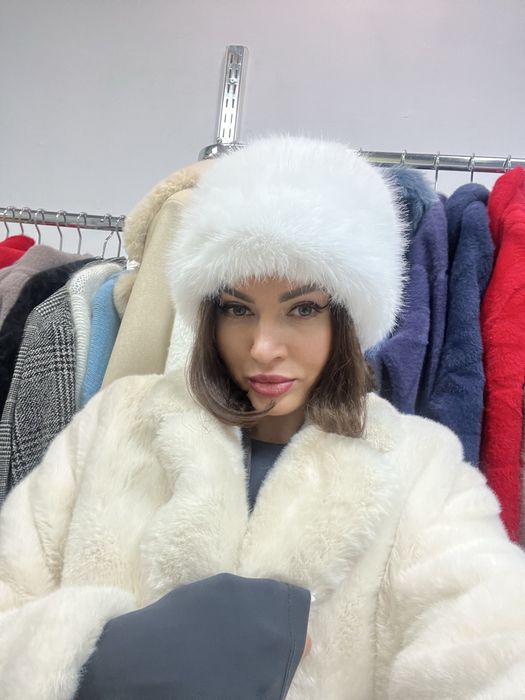 Дълга бяла шуба в S размер, Zara