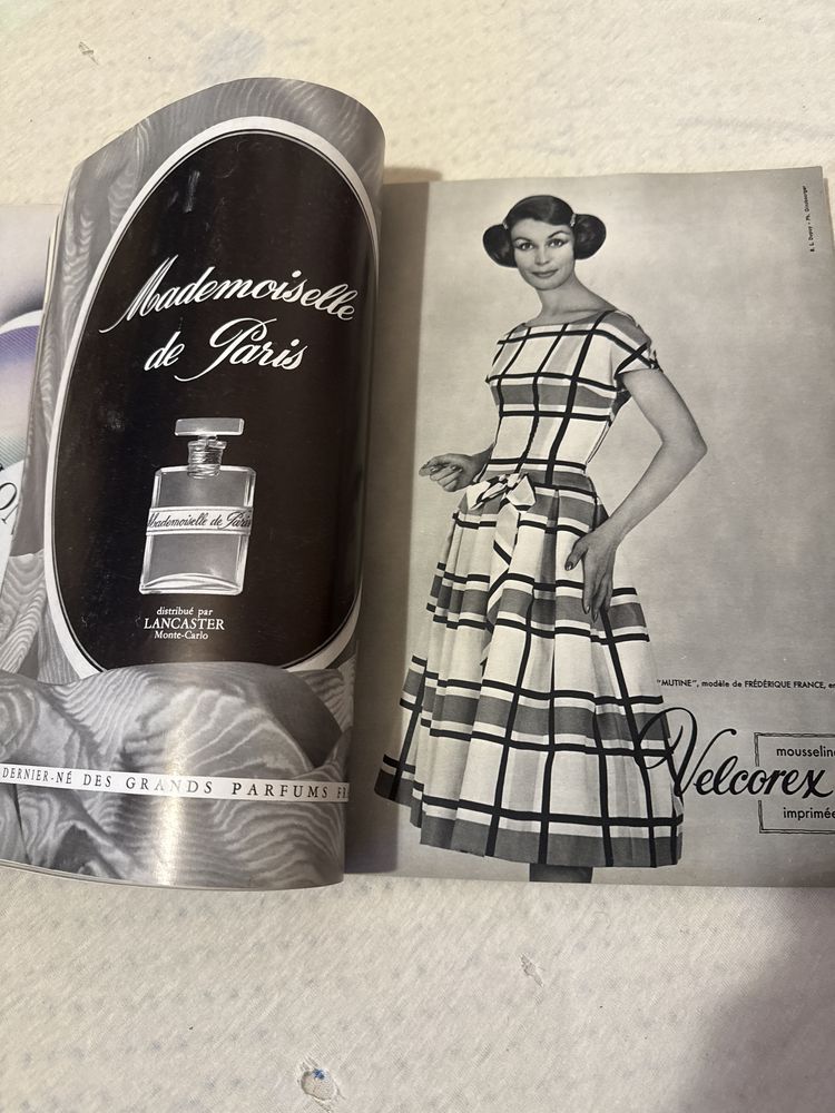 VOGUE  1958 … ..